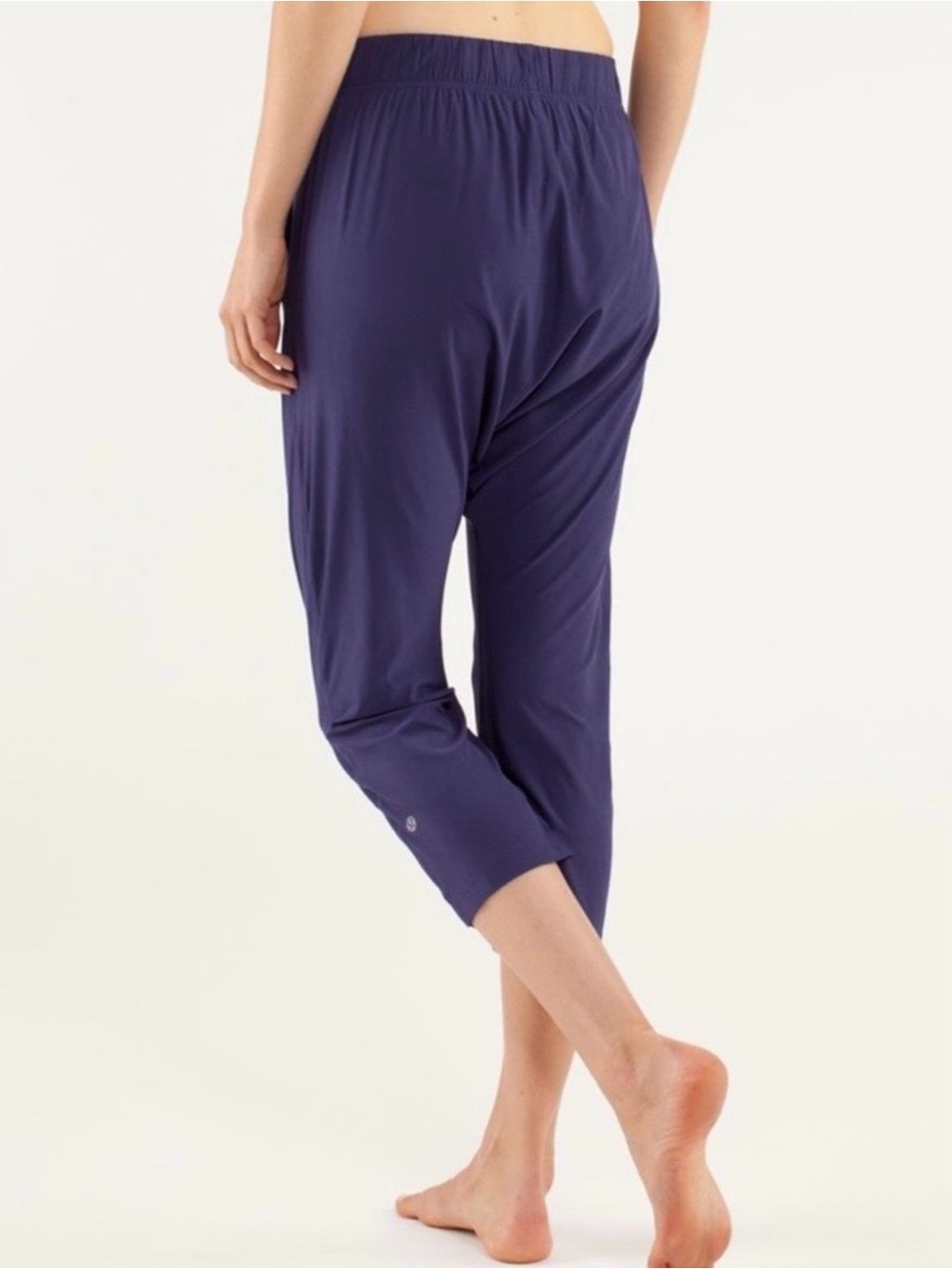 Lululemon Modern Tranquil Pant in Dense Purple
Size 2